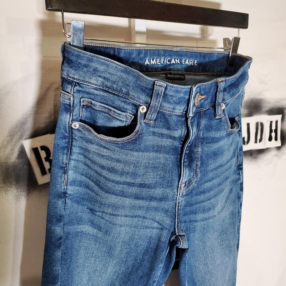 American Eagle Next Level Stretch Straight Leg Jeans size 2Long